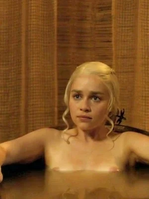 Эмилия Кларк голая - фото 51