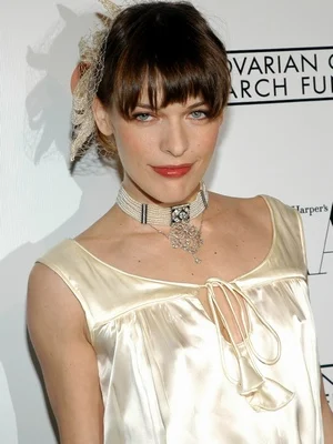 Милла Йовович голая - 08