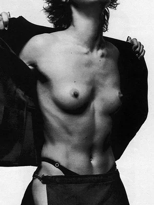 Милла Йовович голая - 15