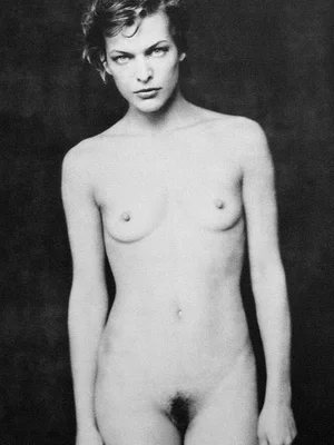 Милла Йовович голая - 45