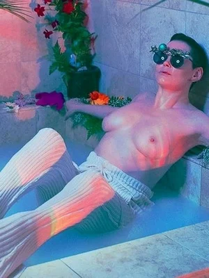 Роуз Макгоуэн голая - фото 42