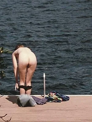 Элизабет Олсен голая - 17