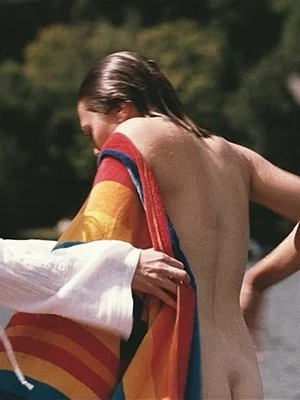 Элизабет Олсен голая - 20