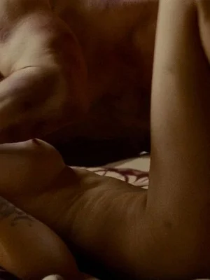 Элизабет Олсен голая - 26