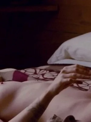 Элизабет Олсен голая - 29