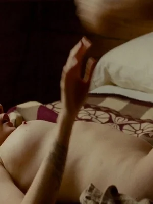 Элизабет Олсен голая - 31