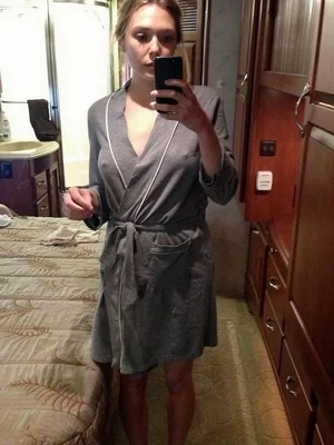 Элизабет Олсен голая - 43