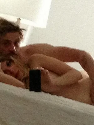 Элизабет Олсен голая - 50