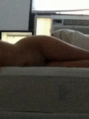 Элизабет Олсен голая - 51