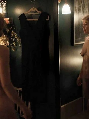 Розамунд Пайк голая - фото 29