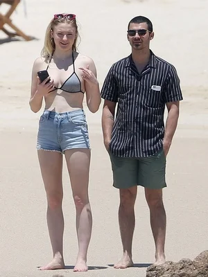 Софи Тёрнер голая - 08