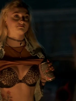 Софи Тёрнер голая - 42