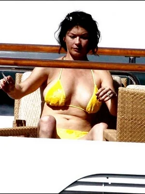 Кэтрин Зета-Джонс голая - 14