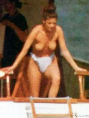 Кэтрин Зета-Джонс голая - 24